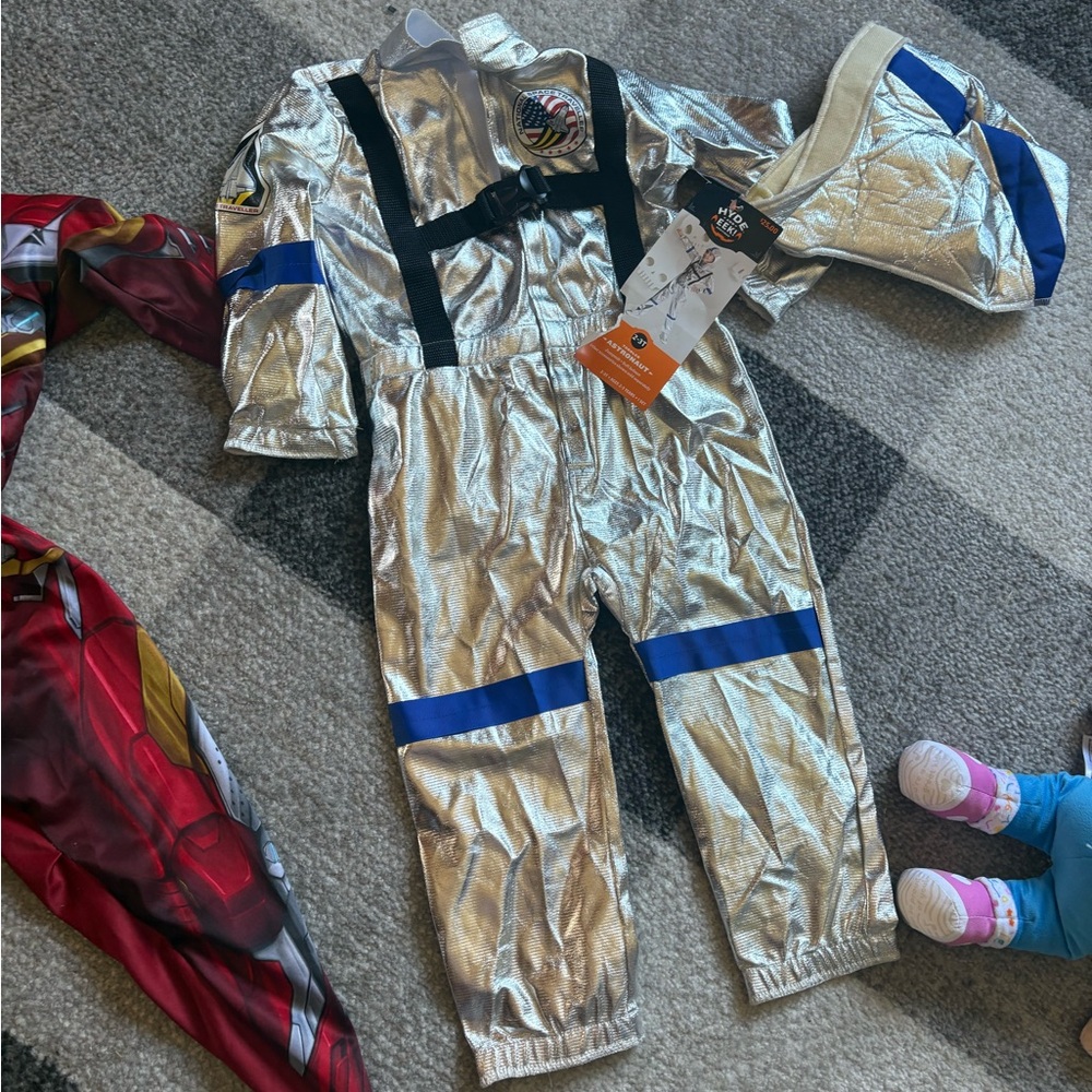 Target Kids Space Explorer Costume - Silver and Blue